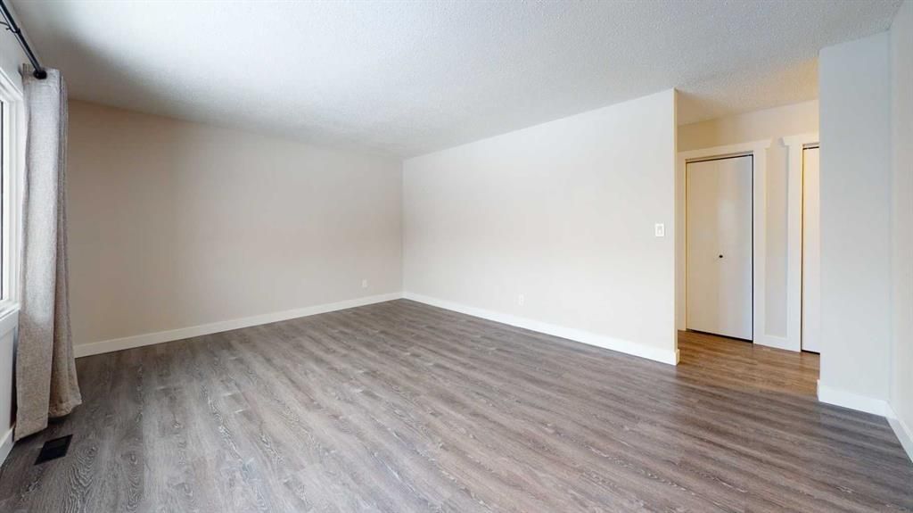 9730 117 Avenue  - Photo 10