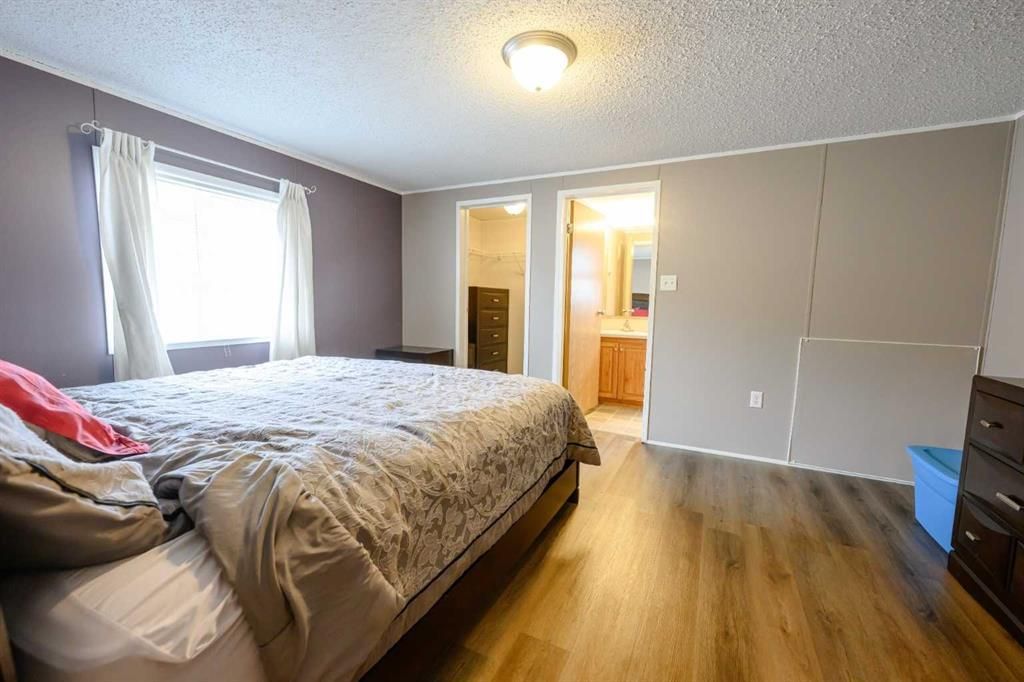 8829 90 Avenue  - Photo 11