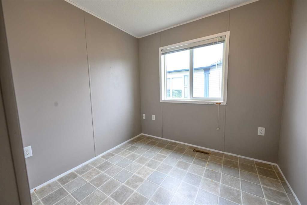 8829 90 Avenue  - Photo 17