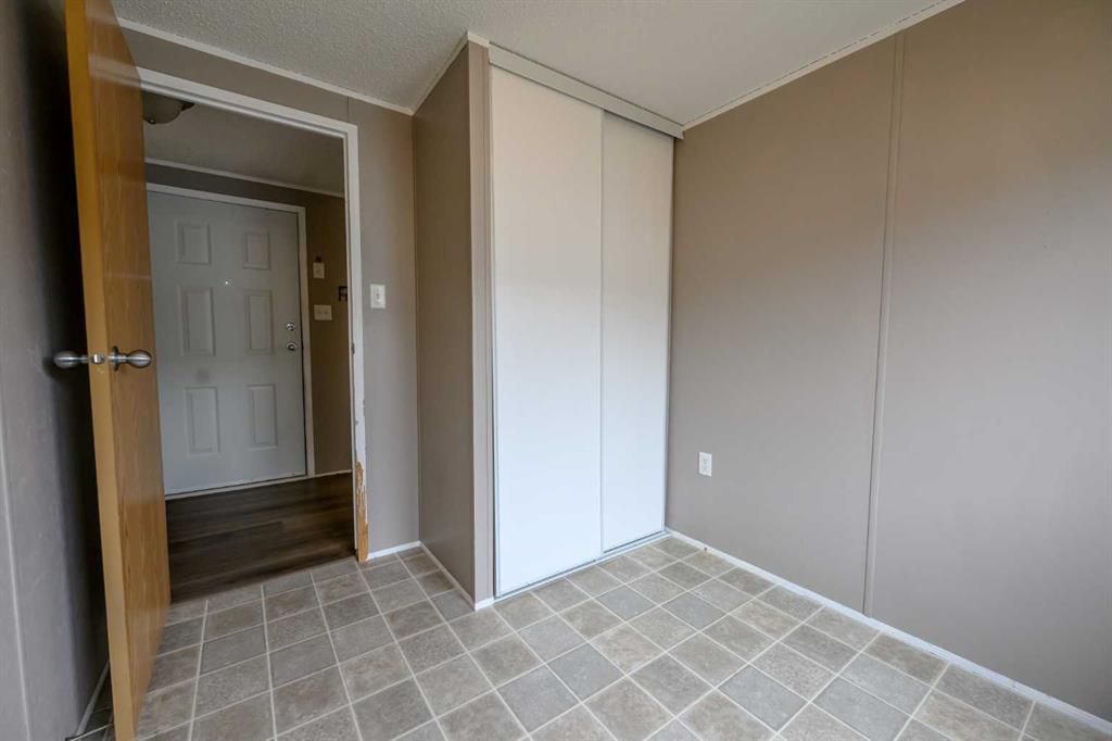 8829 90 Avenue  - Photo 18