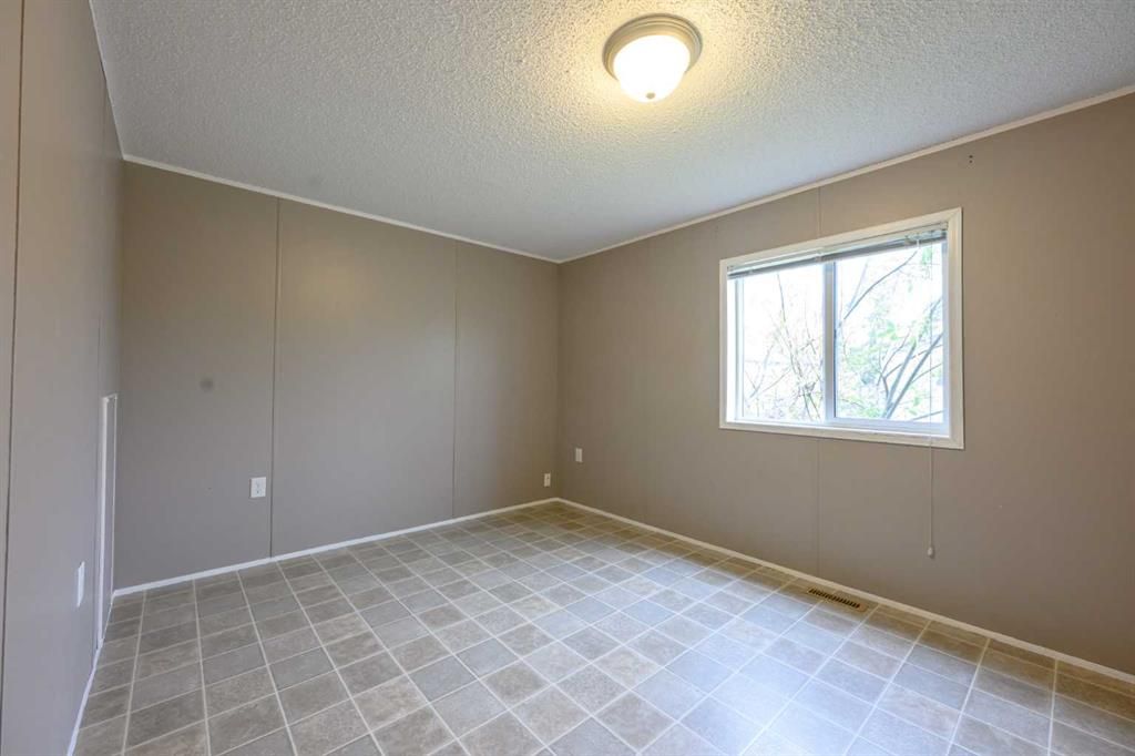 8829 90 Avenue  - Photo 21