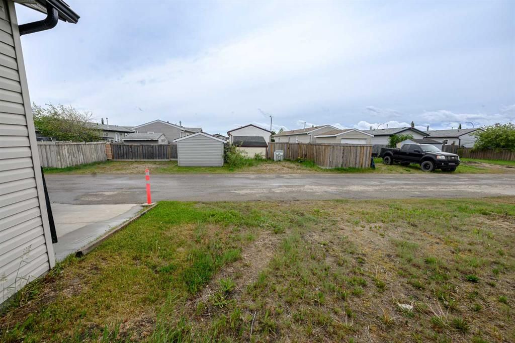 8829 90 Avenue  - Photo 29