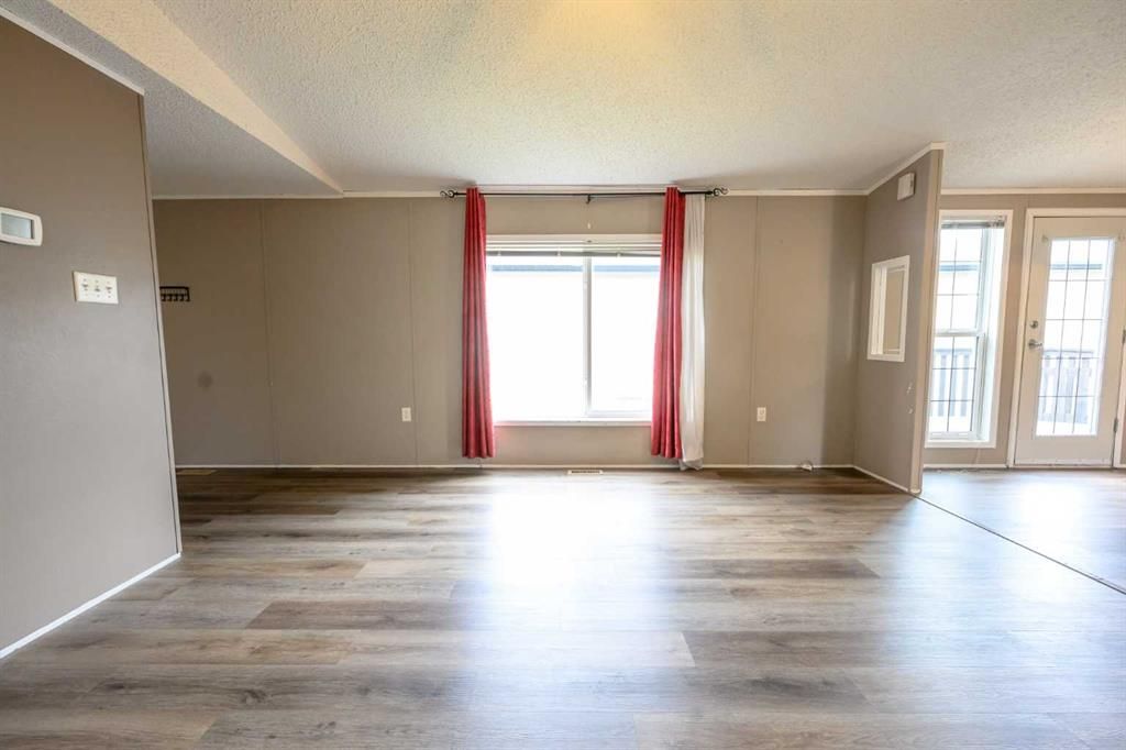 8829 90 Avenue  - Photo 4