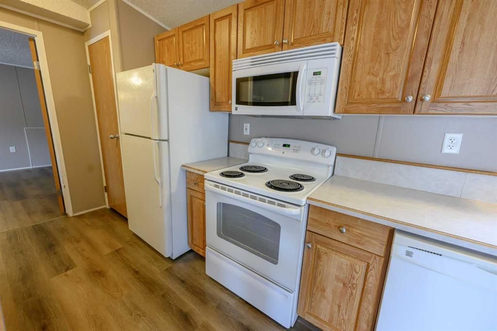 8829 90 Avenue  - Photo 7