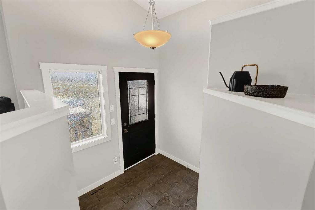 9468 93 Street  - Photo 3