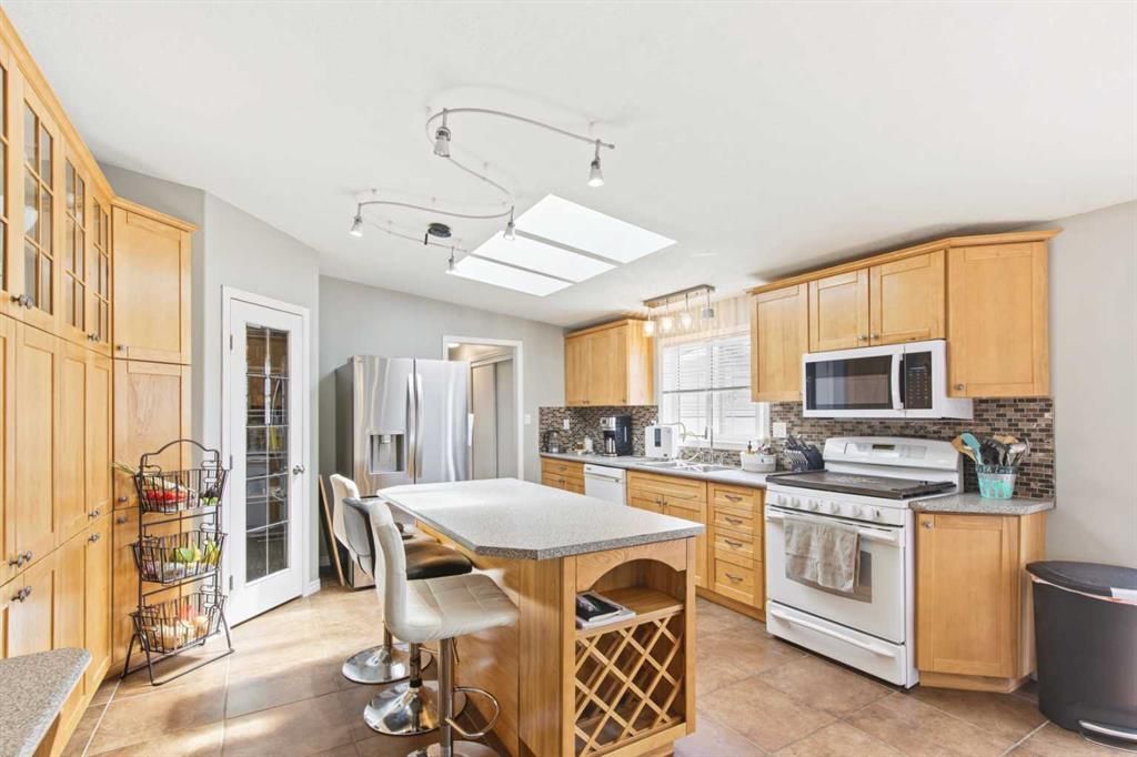 593 Stewart Street  - Photo 3