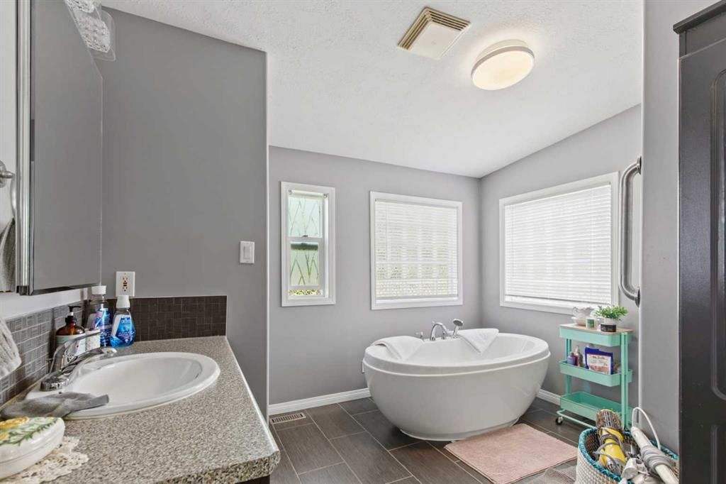 593 Stewart Street  - Photo 9