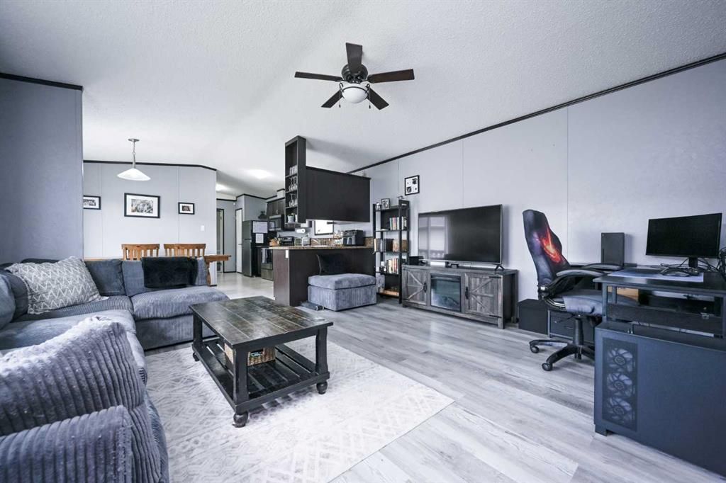 8813 88C Street  - Photo 4