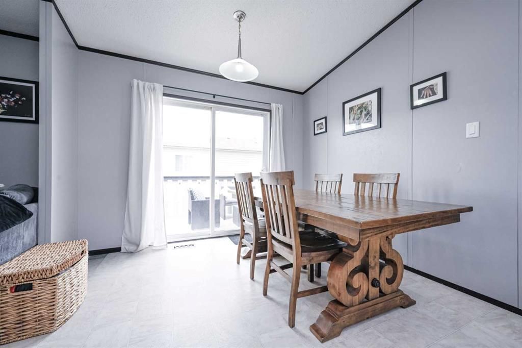 8813 88C Street  - Photo 7