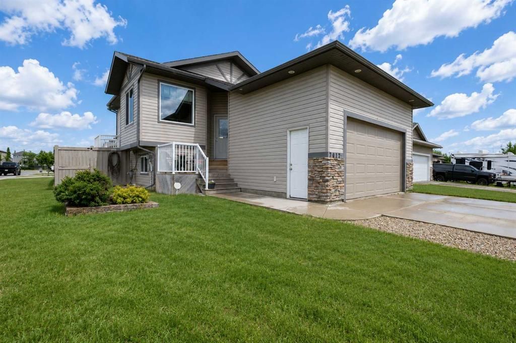 7017 115B Street  - Photo 2
