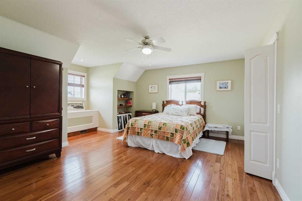 7925 Carriage Lane Drive  - Photo 19