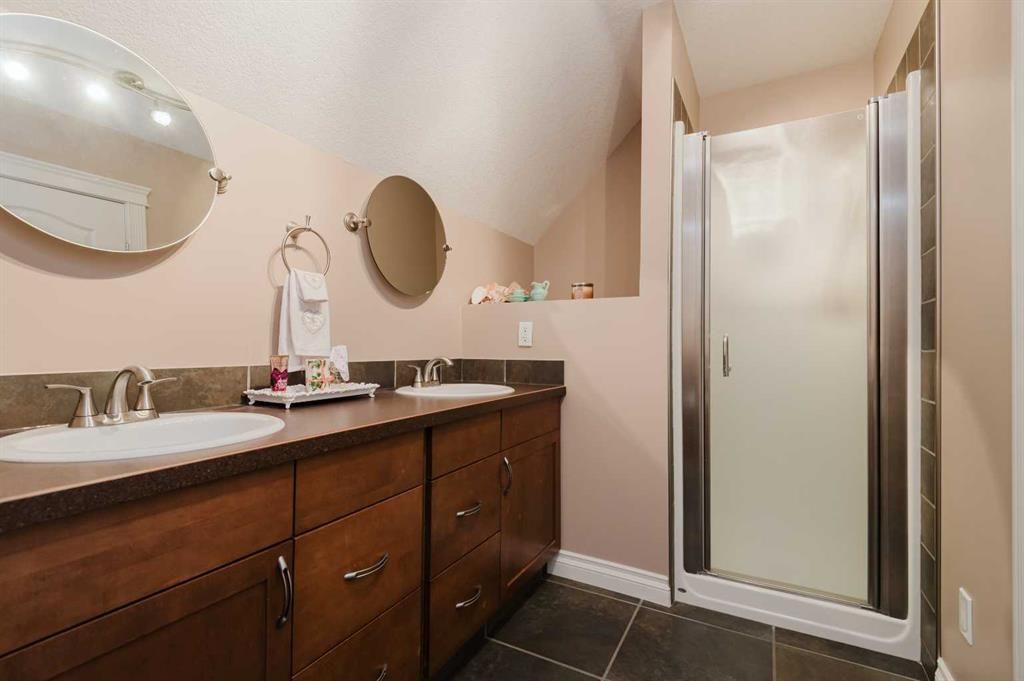 7925 Carriage Lane Drive  - Photo 20