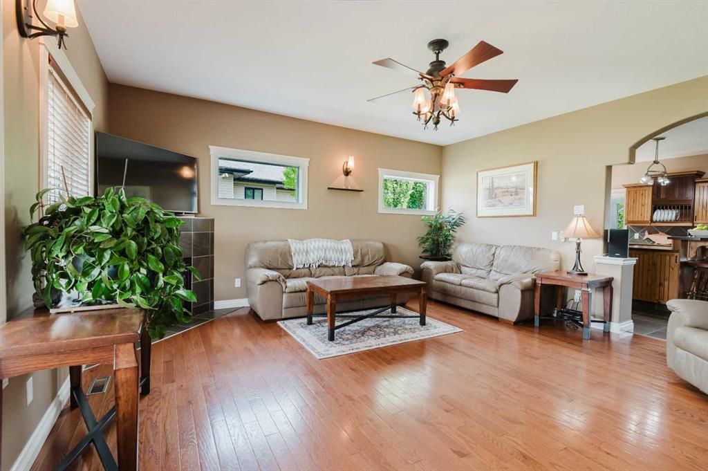 7925 Carriage Lane Drive  - Photo 5