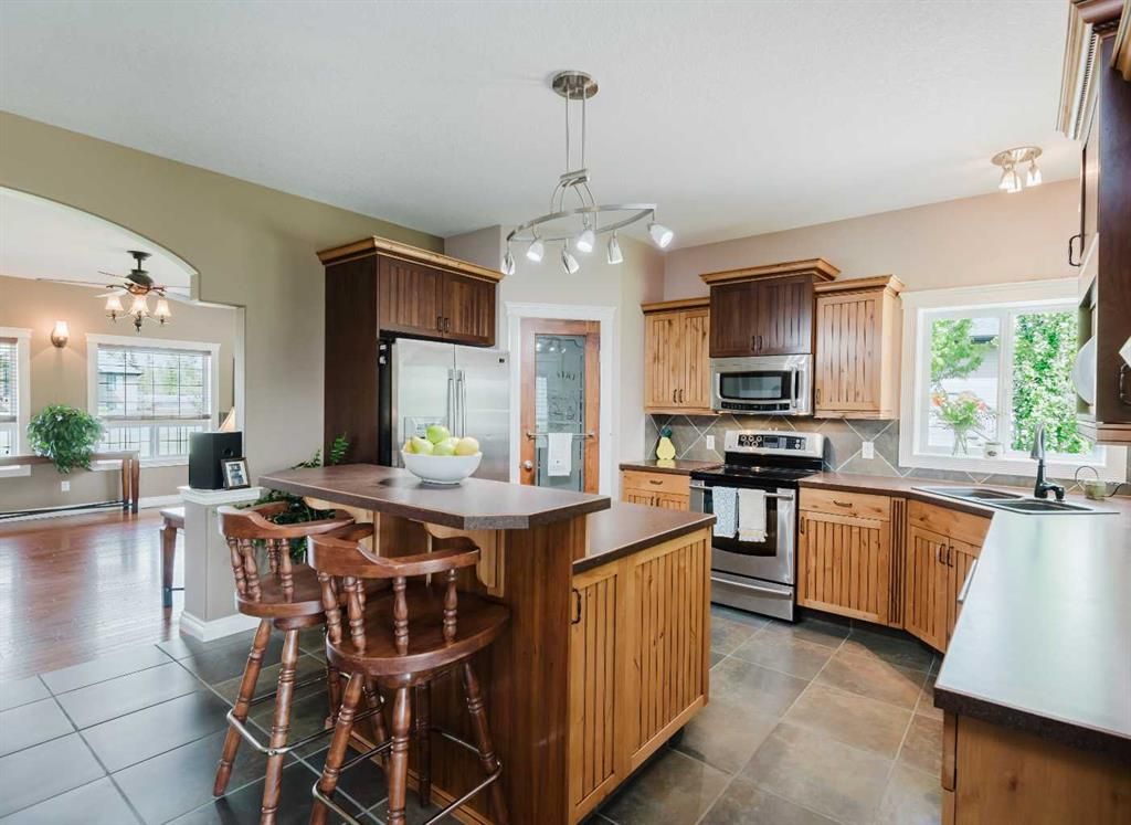 7925 Carriage Lane Drive  - Photo 7