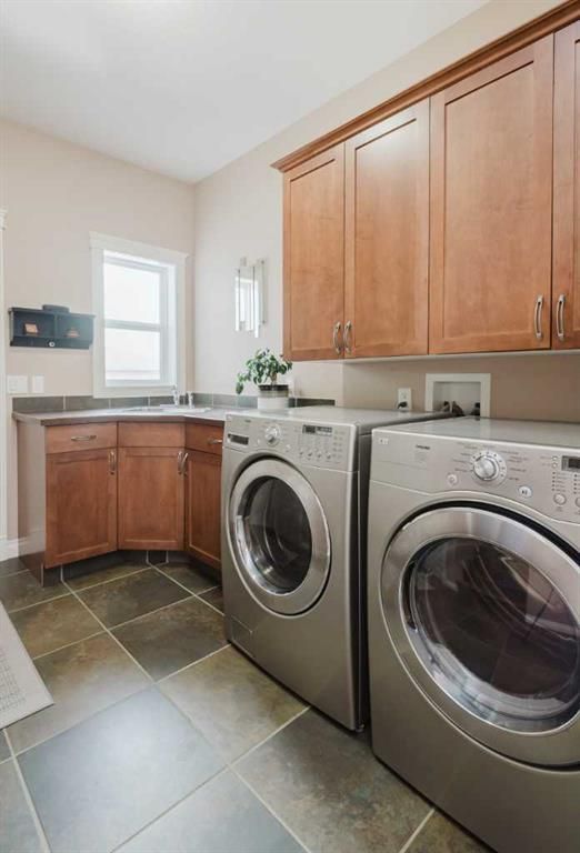 7925 Carriage Lane Drive  - Photo 9