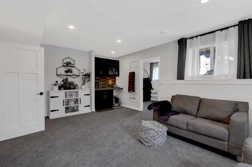 9427 Willow Drive  - Photo 21