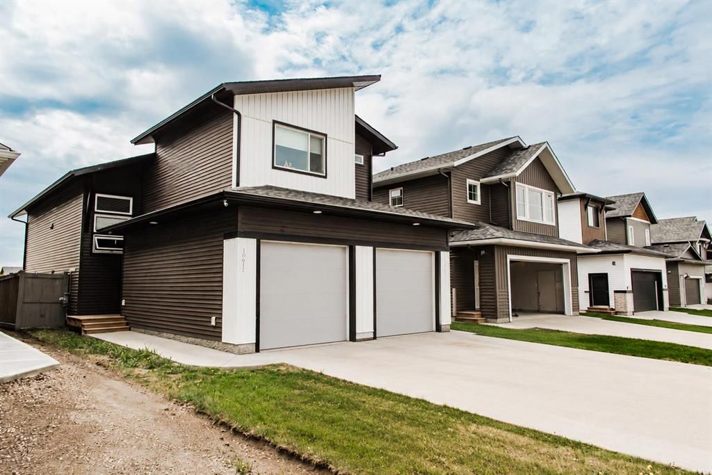 10617 133 Avenue  - Photo 1