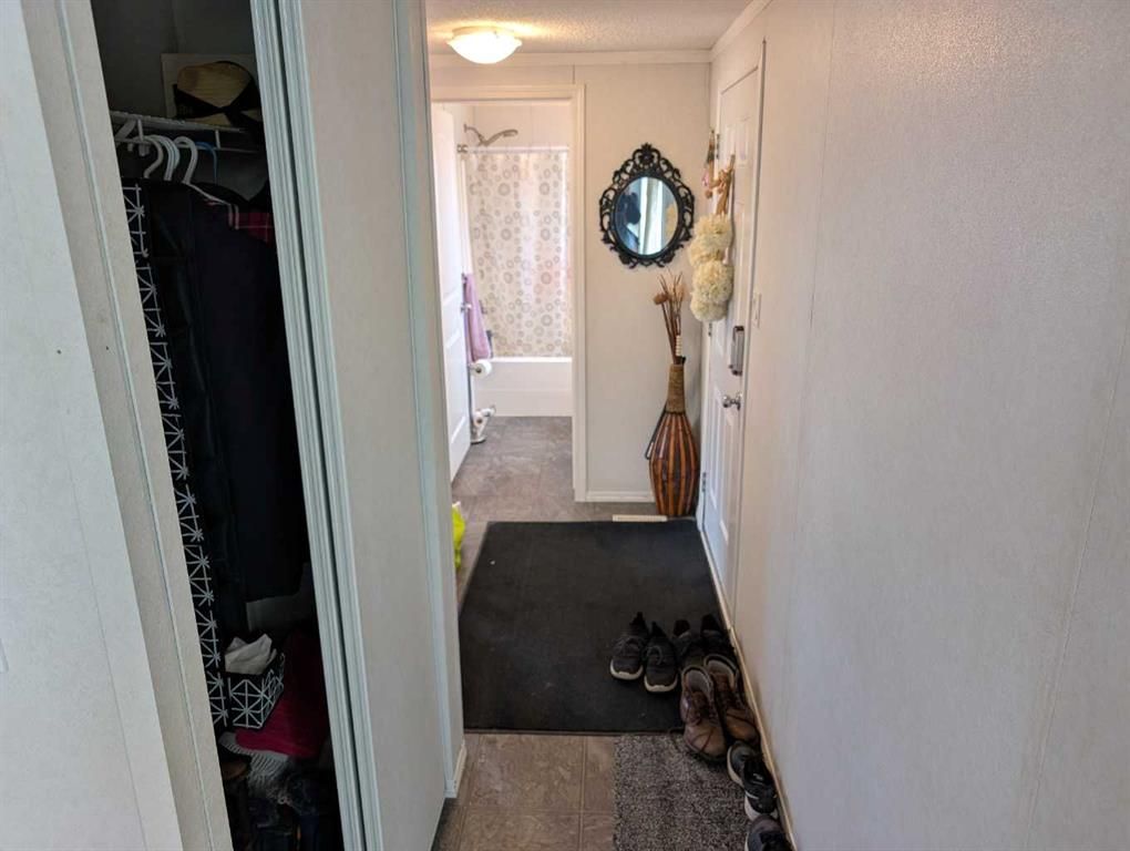 8717 88C Street  - Photo 3