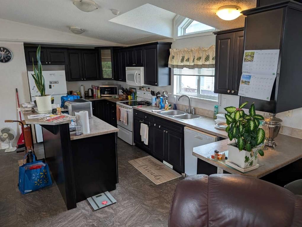 8717 88C Street  - Photo 6