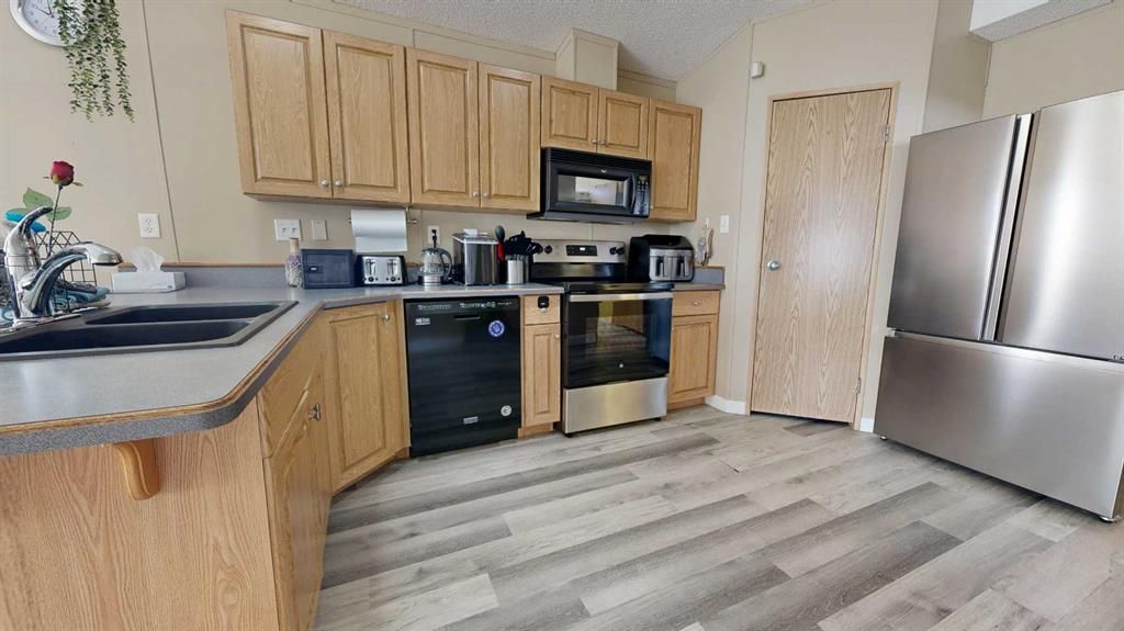 8620 89 Street  - Photo 5