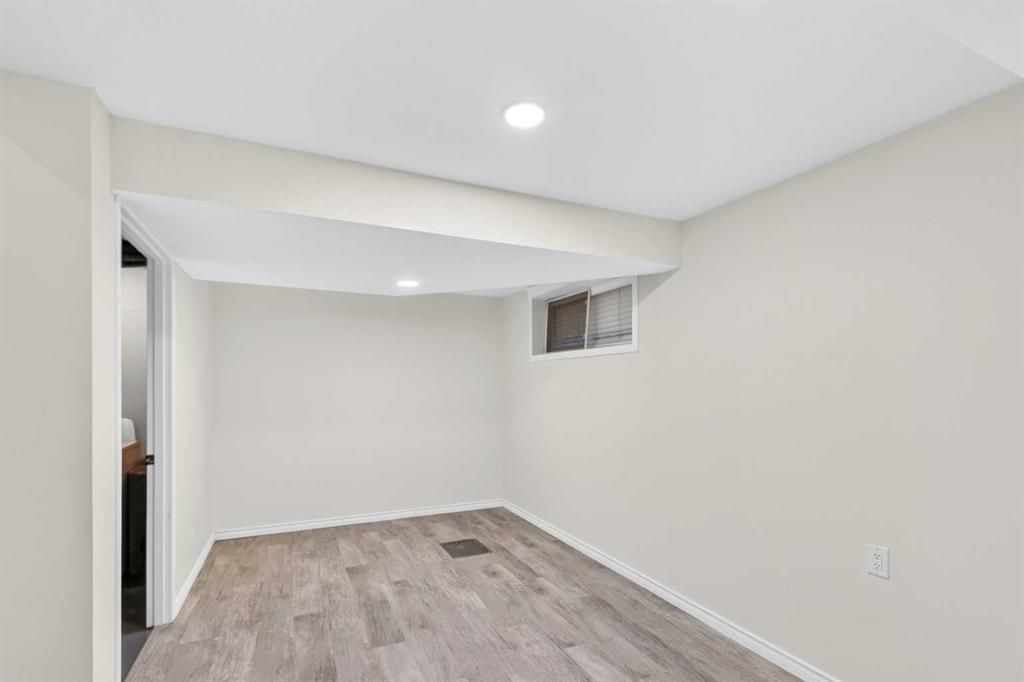 213 Pinnacle Drive  - Photo 16