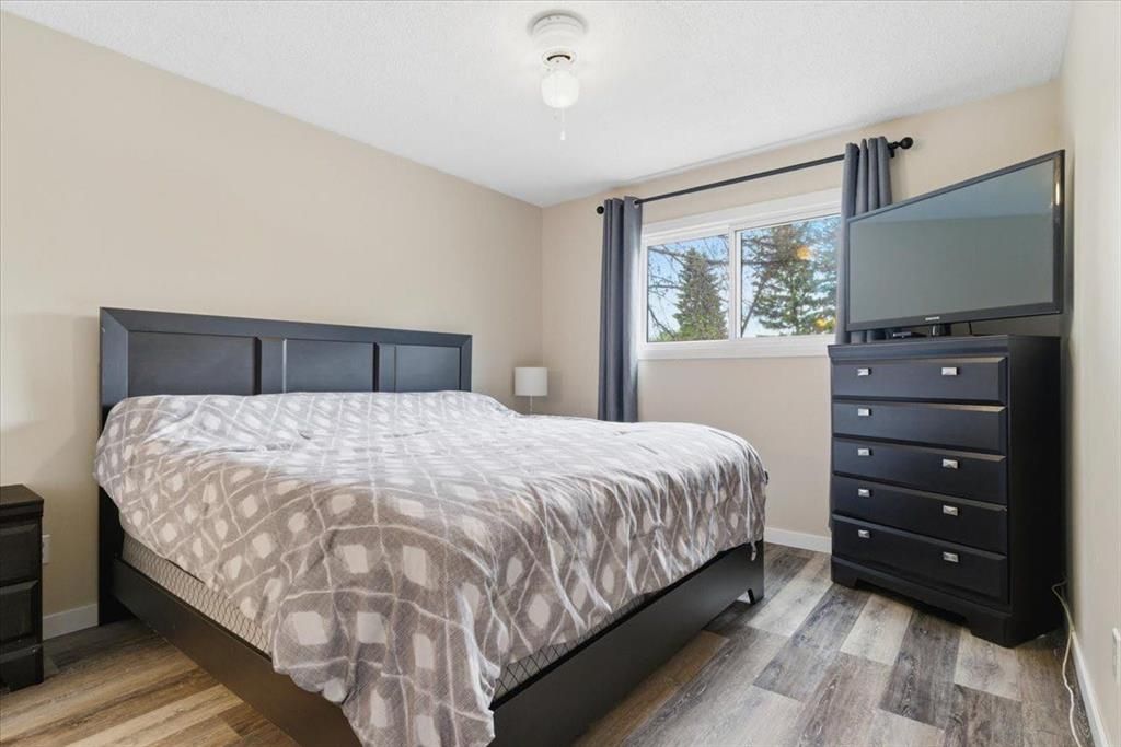 9721 75 Avenue  - Photo 18