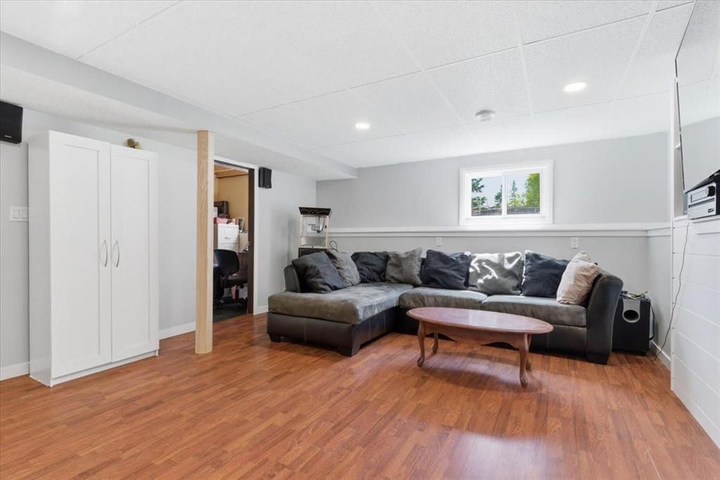 9721 75 Avenue  - Photo 26