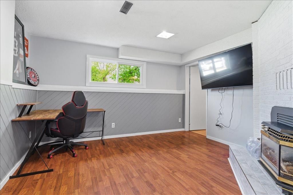 9721 75 Avenue  - Photo 30