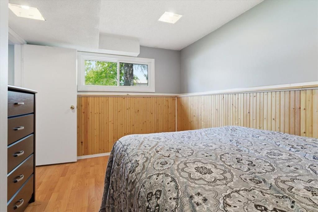 9721 75 Avenue  - Photo 33