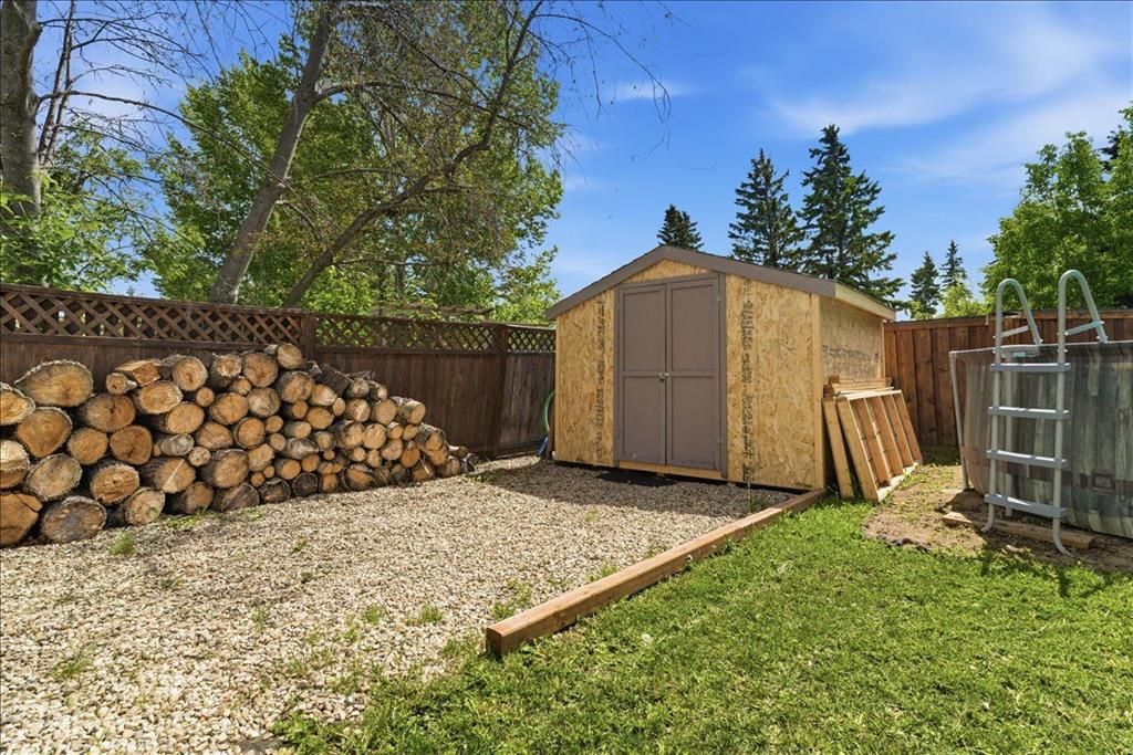 9721 75 Avenue  - Photo 38