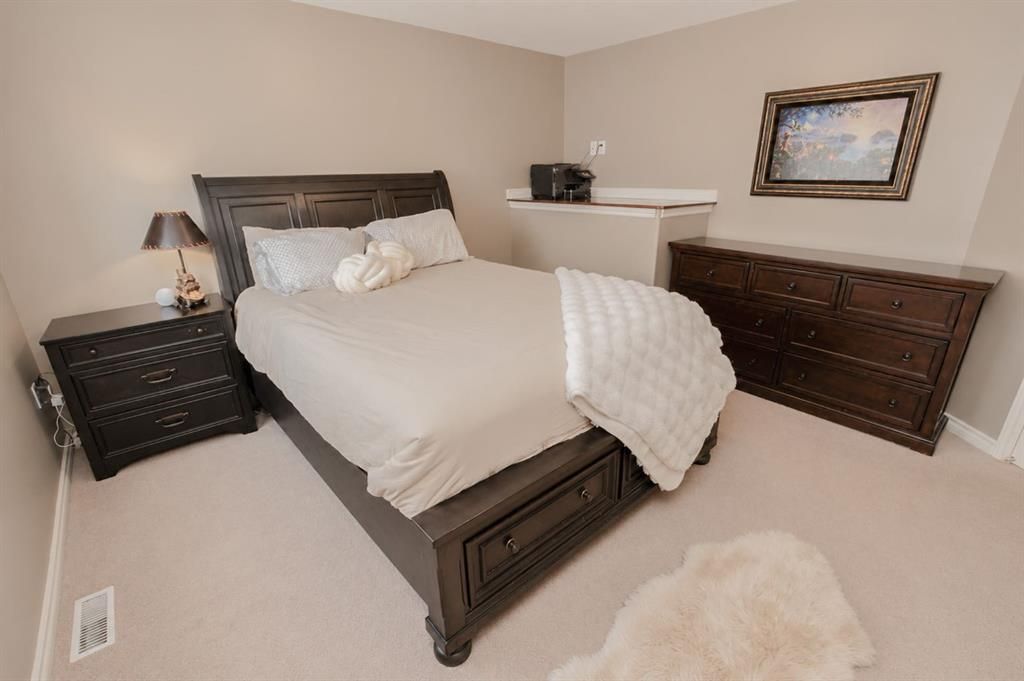 9211 102 Avenue  - Photo 10