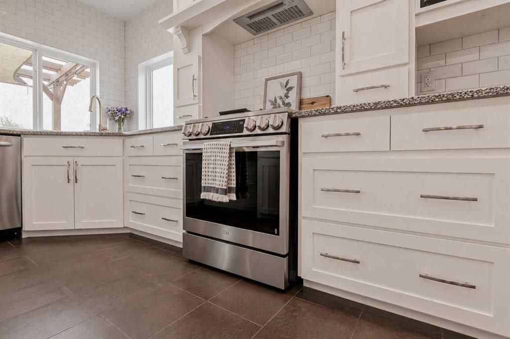 10009 Saxony Road  - Photo 15