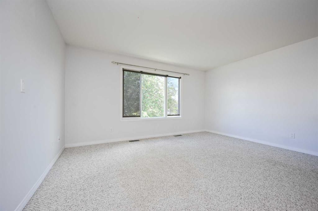 9627 91 Street  - Photo 10