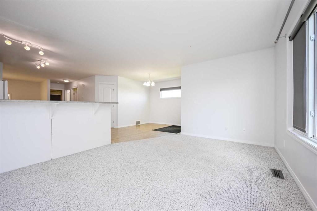 9627 91 Street  - Photo 11