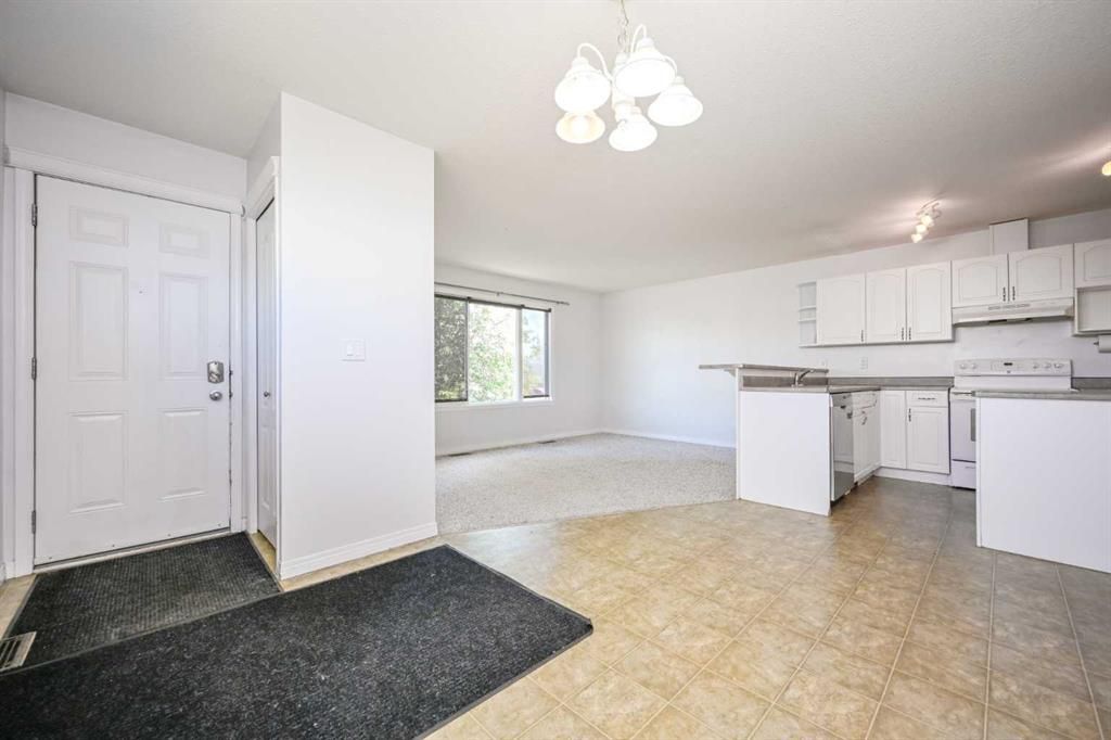 9627 91 Street  - Photo 12