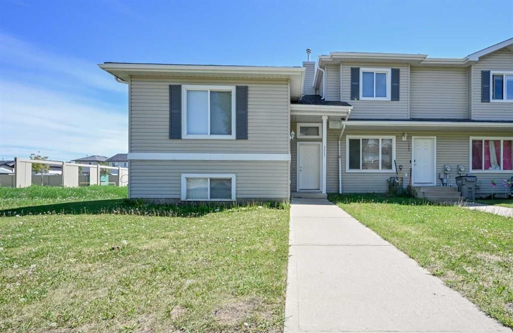9627 91 Street  - Photo 2