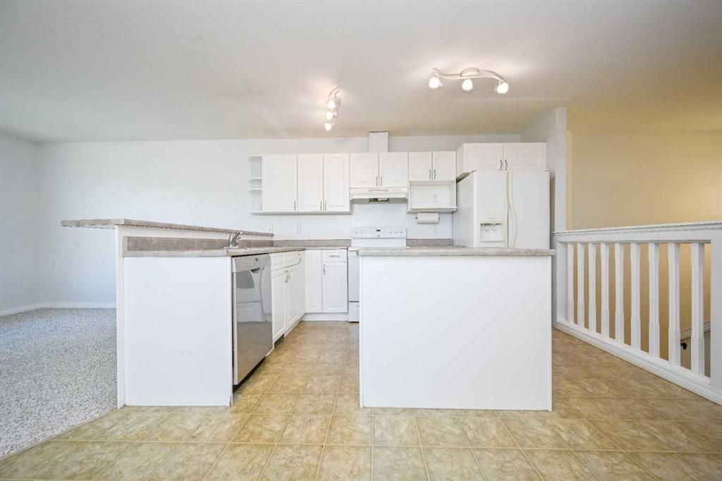 9627 91 Street  - Photo 6