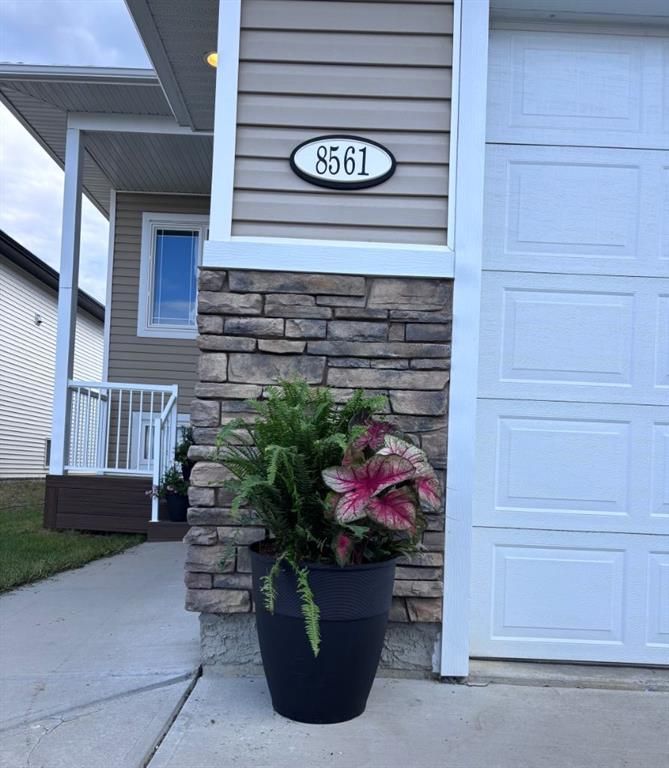 8561 72 Avenue  - Photo 4