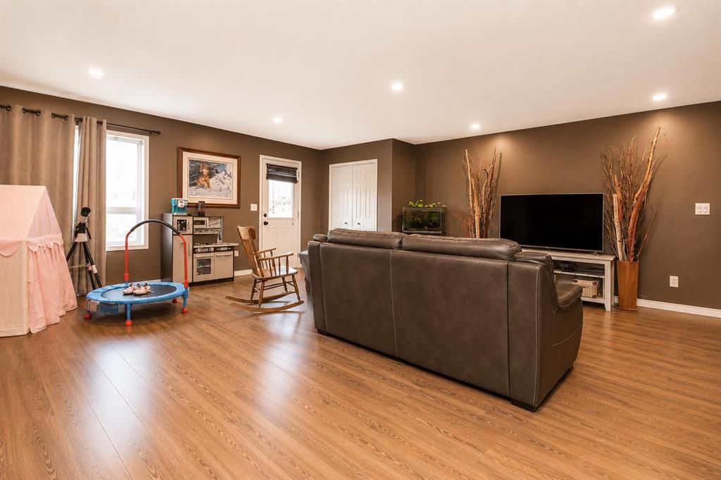 8818 65 Avenue   - Photo 20