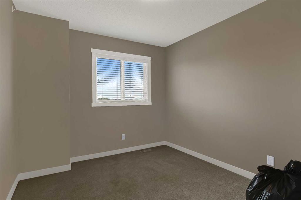 8445 101 Avenue  - Photo 16