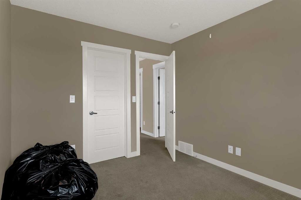 8445 101 Avenue  - Photo 17