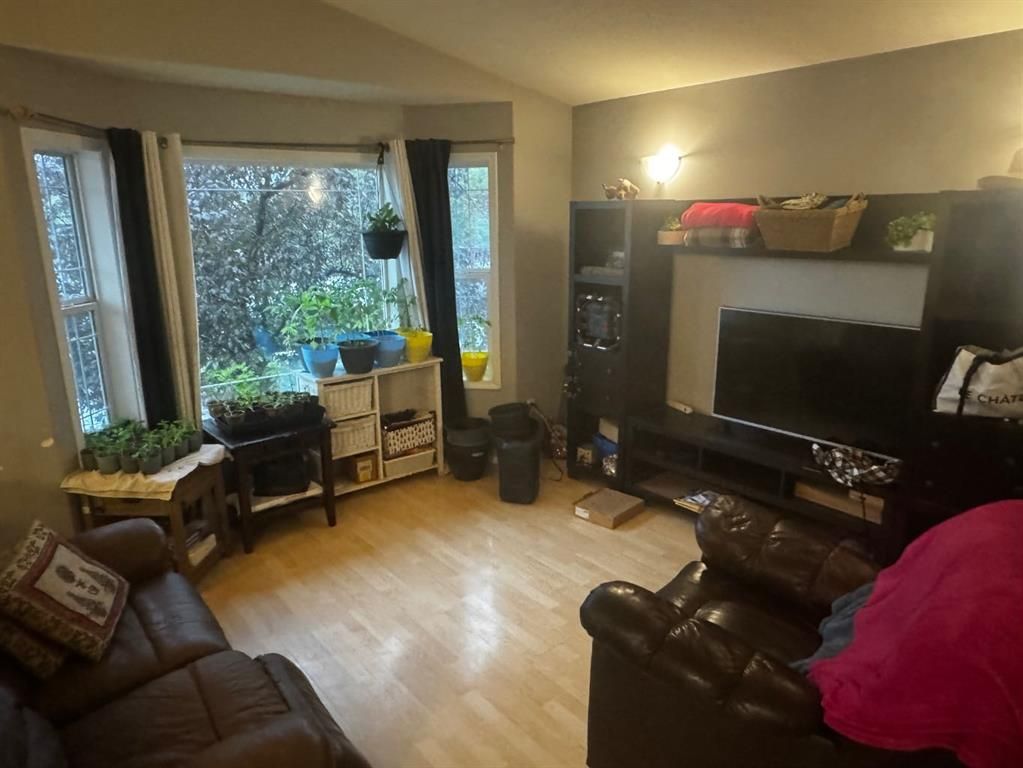 6313 88A Street  - Photo 3