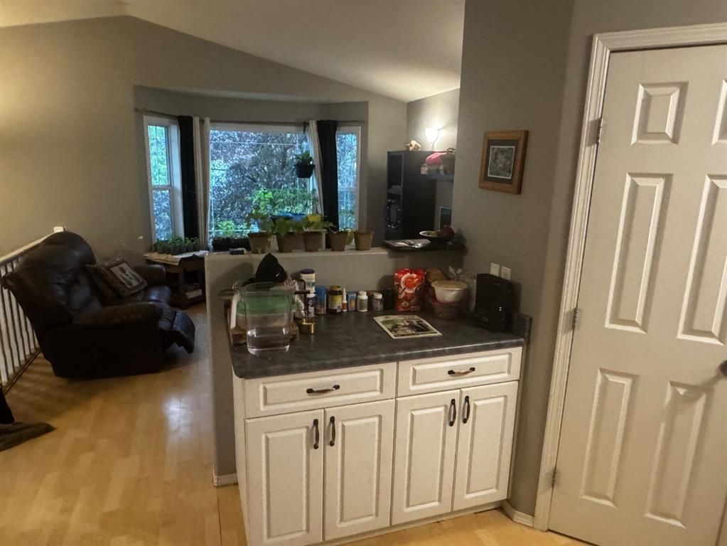 6313 88A Street  - Photo 5