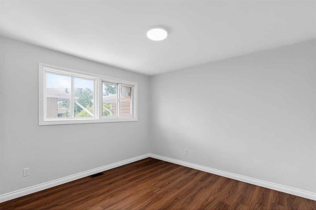 9204 100 Street  - Photo 17