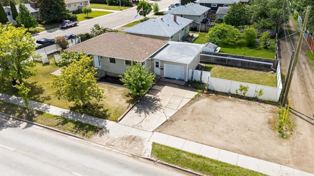 9204 100 Street  - Photo 2