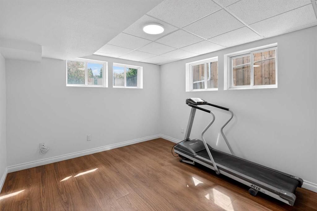 9204 100 Street  - Photo 26