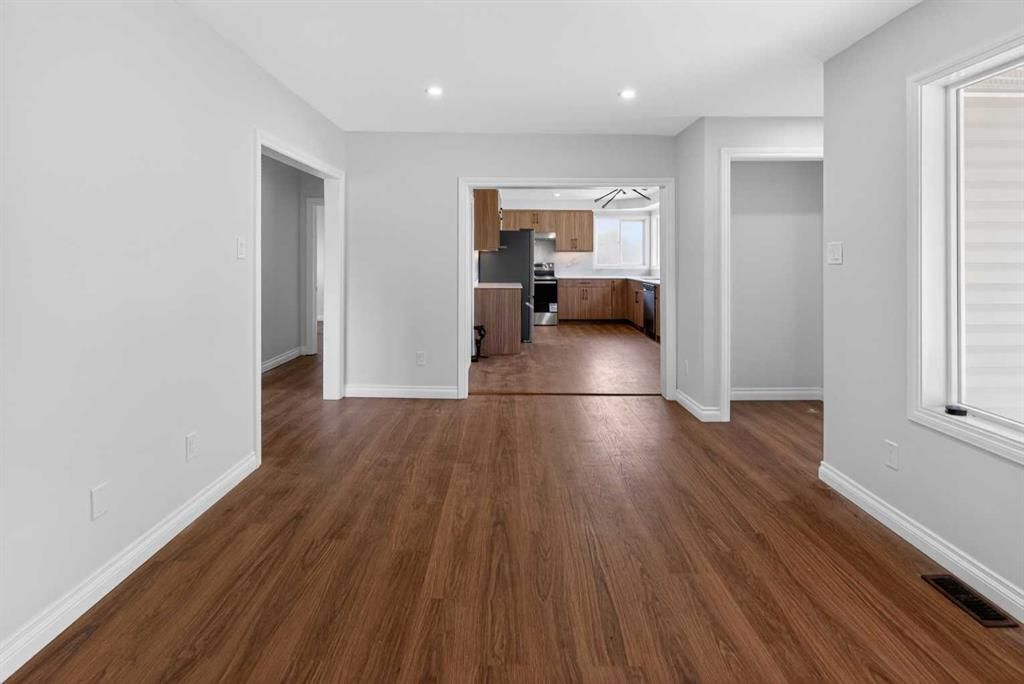 9204 100 Street  - Photo 7