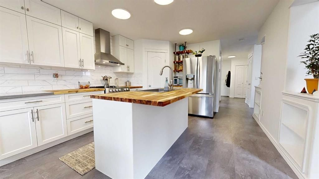 10233 Landing Drive  - Photo 8