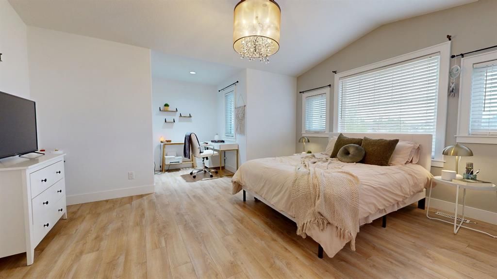 7438 91 Street  - Photo 17
