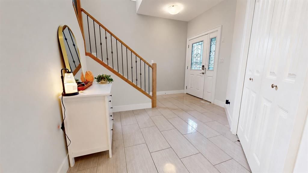 7438 91 Street  - Photo 5